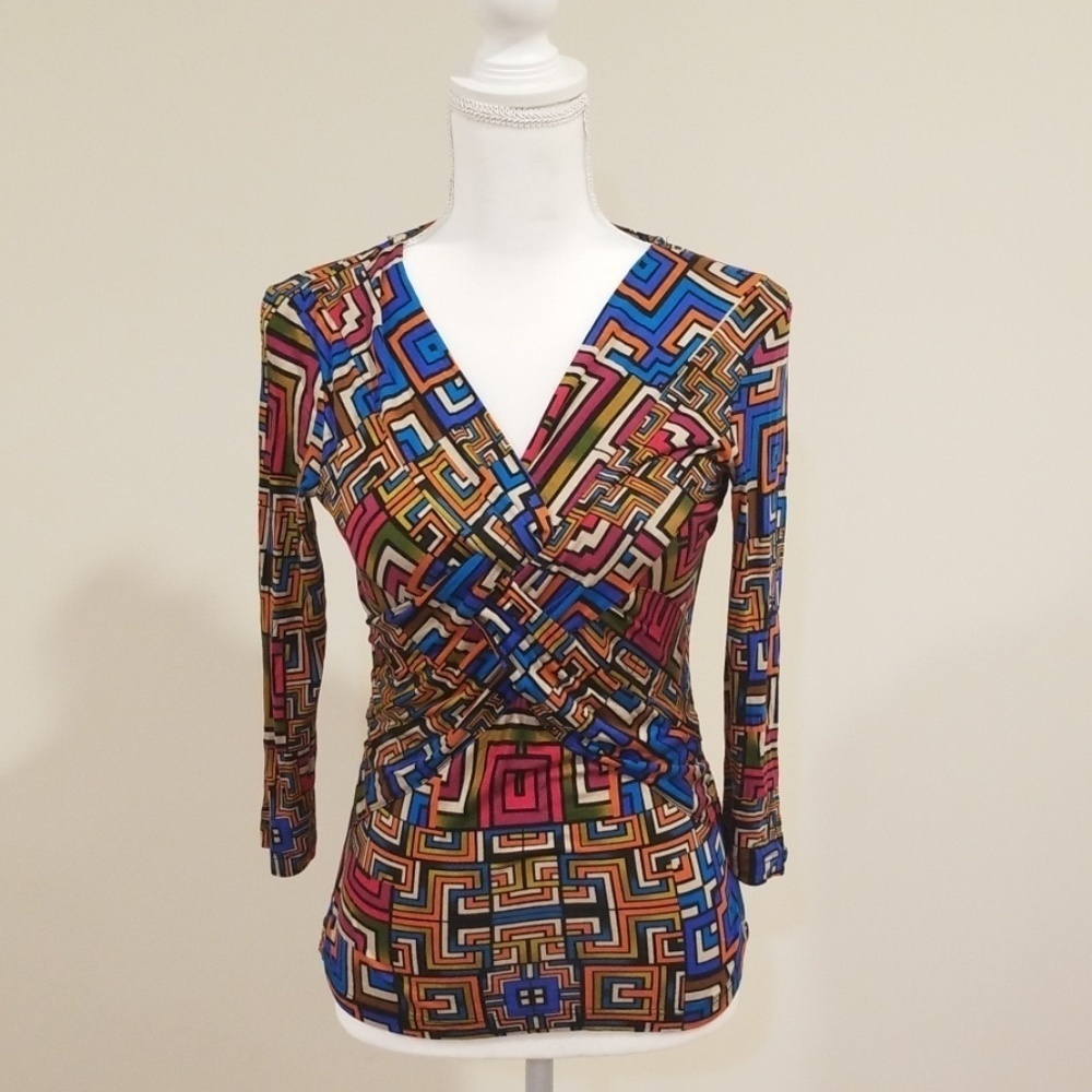 Multicolored top. Size S. 3/4 sleeves